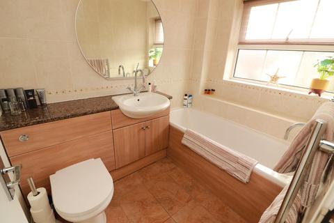 37 Shackleton Avenue, Yate, Bristol, BS37 4NW