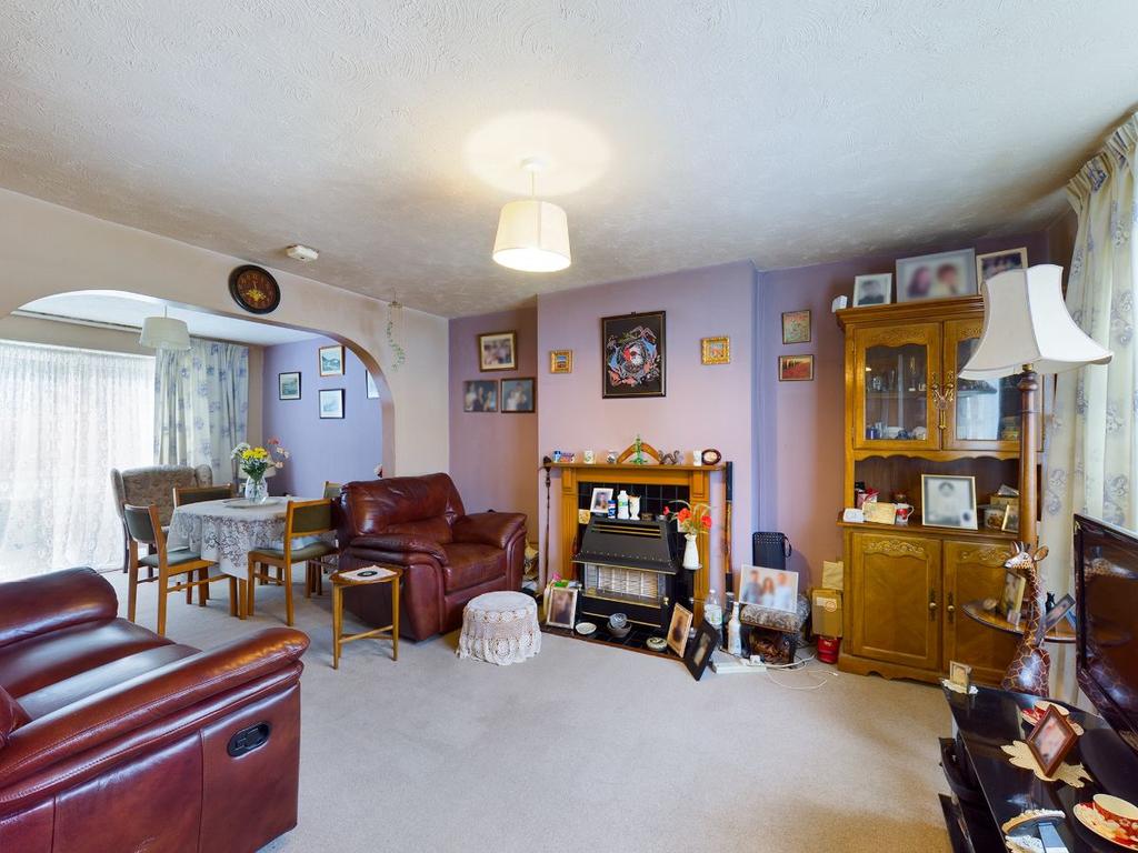 Homestead Way, New Addington, Croydon 3 bed terraced house £385,000