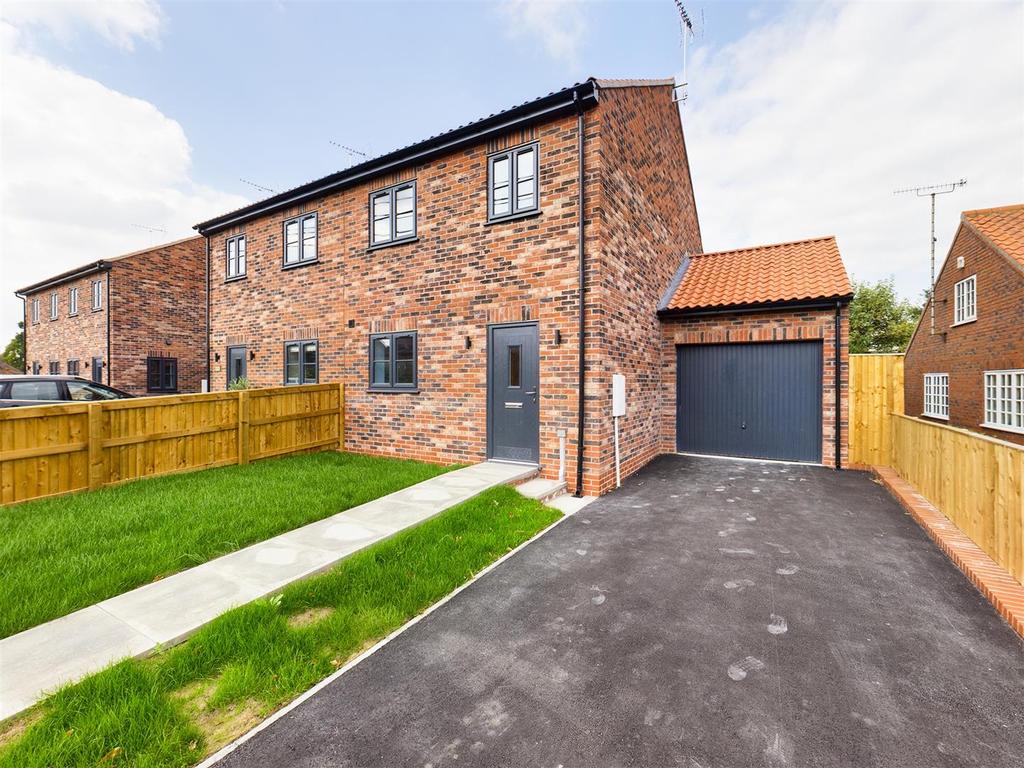 Laking Lane, Wold Newton, Driffield 2 bed semidetached house for sale