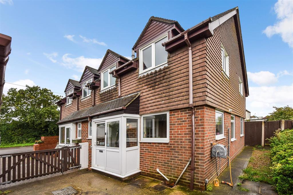 Main Road, Fishbourne 3 bed semidetached house £355,000