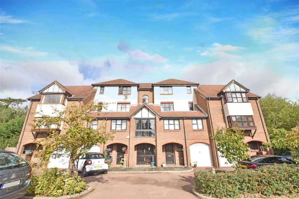 Beaumont Place, Isleworth 1 bed flat £1,050 pcm (£242 pw)