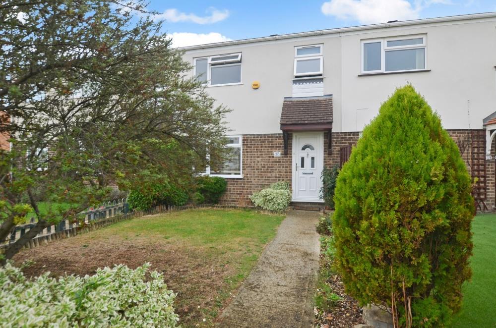 Huxley Close, Bicester 3 bed terraced house £325,000