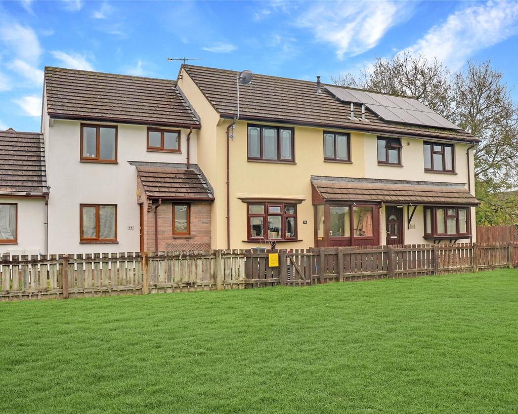 Greenmeadow Drive, Barnstaple, EX31 3 bed terraced house £250,000