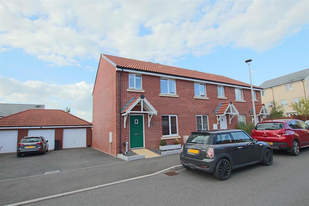 Shareford Way, Cranbrook, Exeter 3 bed semidetached house £290,000
