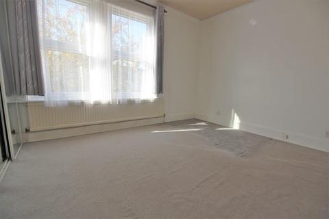 17 Howarth Road, London, SE2 0UL