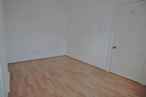 17 Howarth Road, London, SE2 0UL