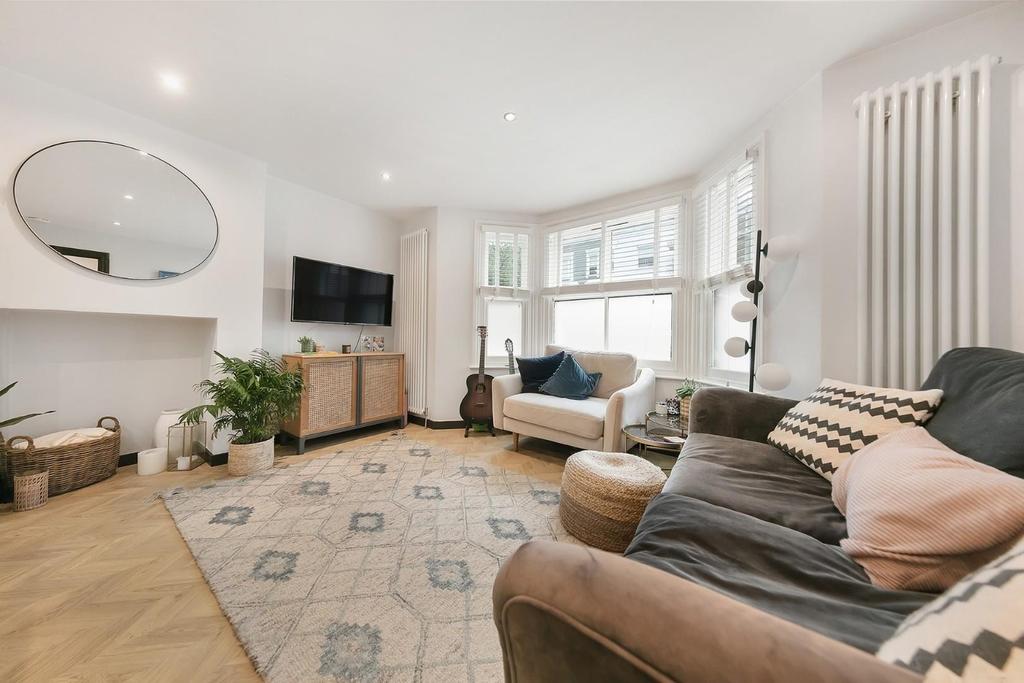 Shakespeare Road, SE24 1 bed flat £425,000