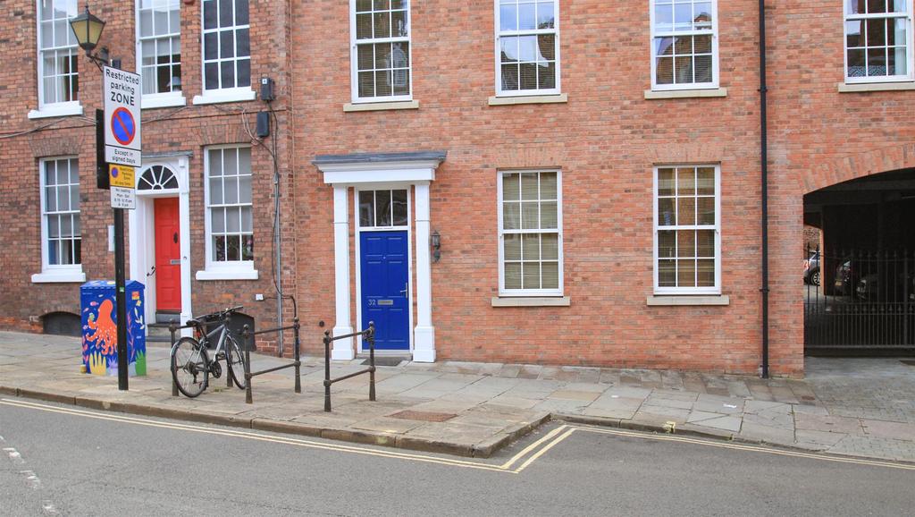St Johns Hill, Shrewsbury, Shropshire 1 bed apartment £650 pcm (£150 pw)