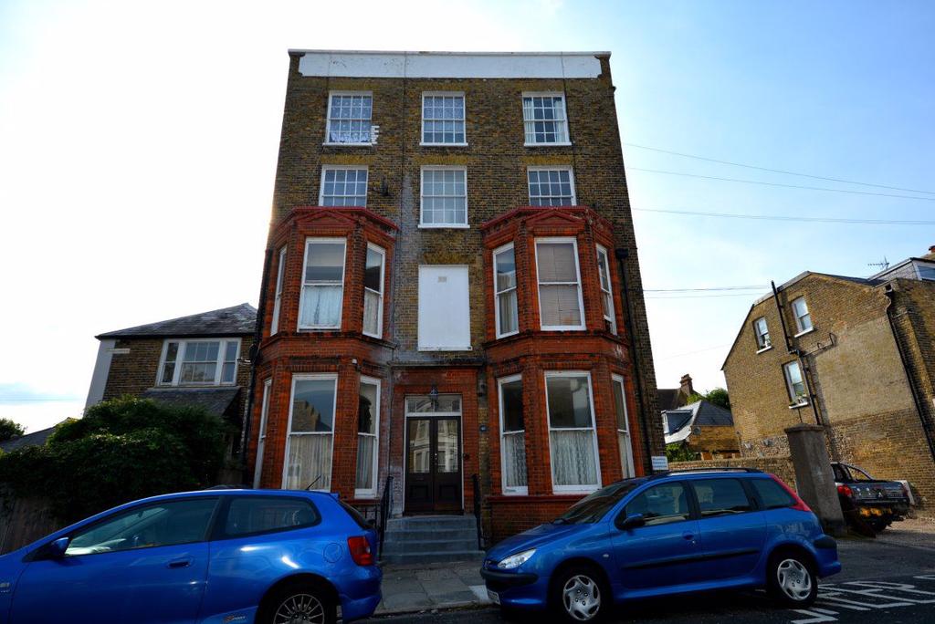 Royal Road, Ramsgate, CT11 9LF 1 bed flat £575 pcm (£133 pw)