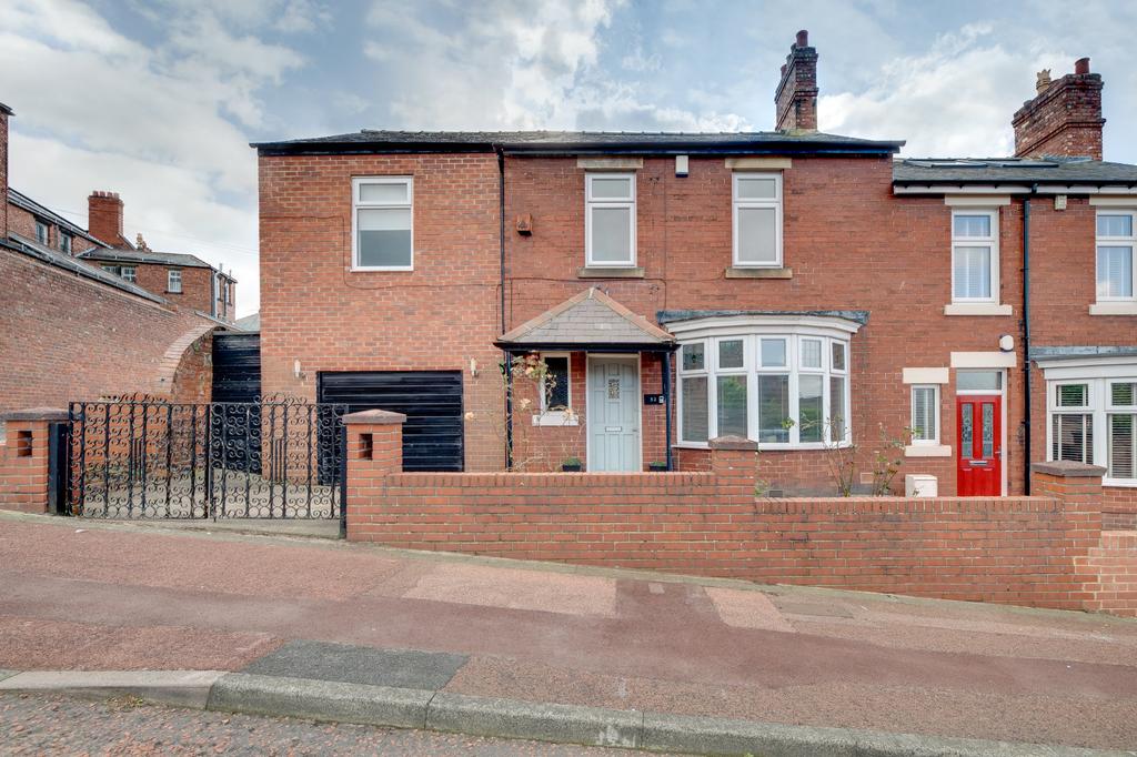 Holyoake Gardens, Low Fell, NE9 4 bed end of terrace house £230,000