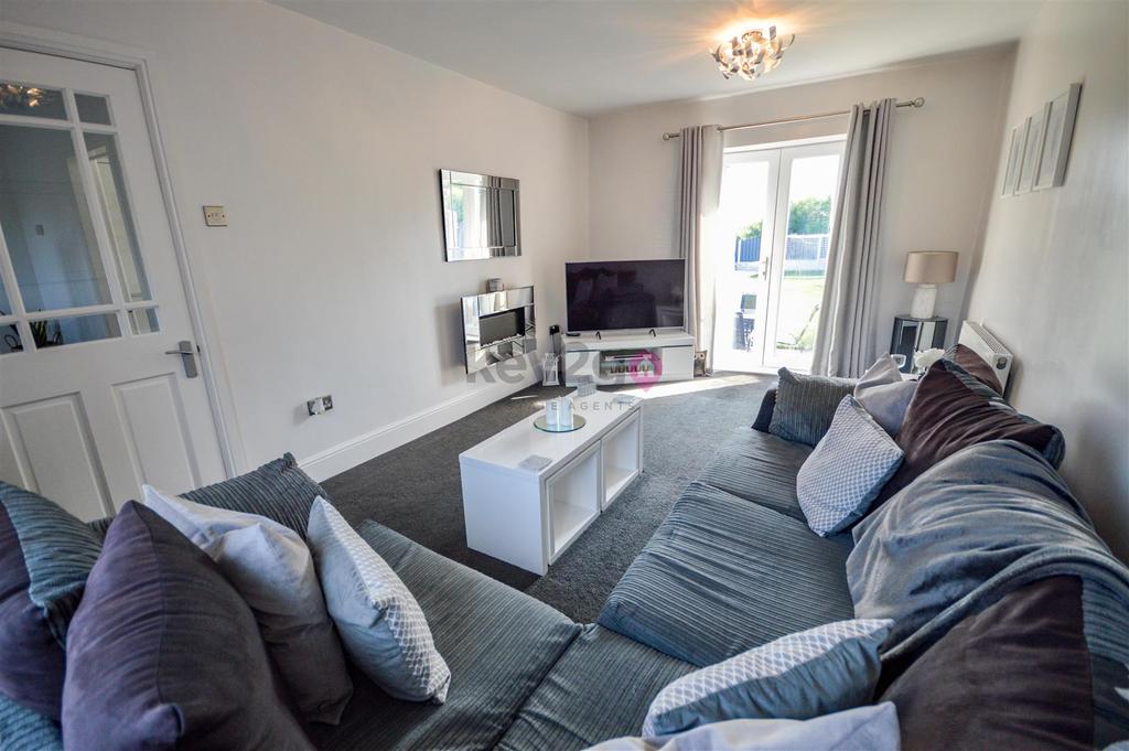 Birley Moor Avenue, Birley... 2 bed semidetached house £165,000