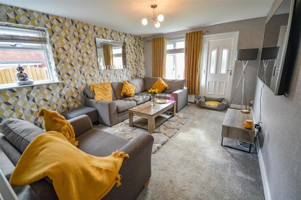 Springfield Close, Eckington, Sheffield, S21 2 bed end of terrace house