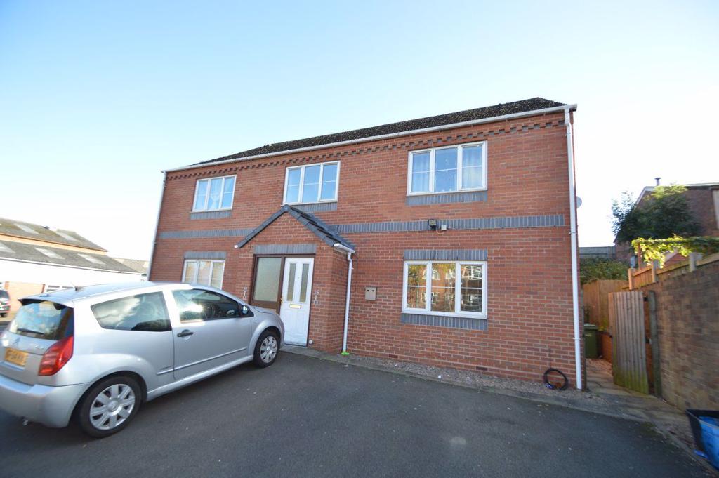 Talbot Place, Lye 2 bed flat £550 pcm (£127 pw)