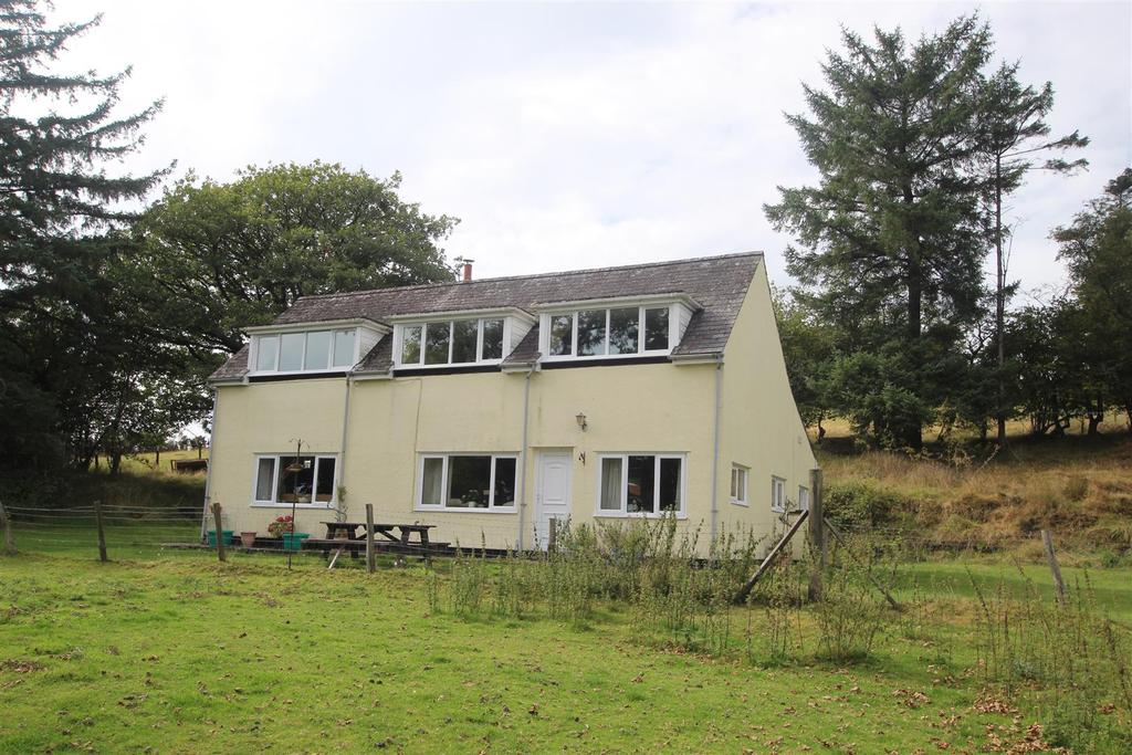 Secluded location Near Pumpsaint, Llanwrda 3 bed property with land for
