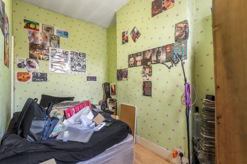 Flat 1, 4 Nelgarde Road, London, SE6 4TF
