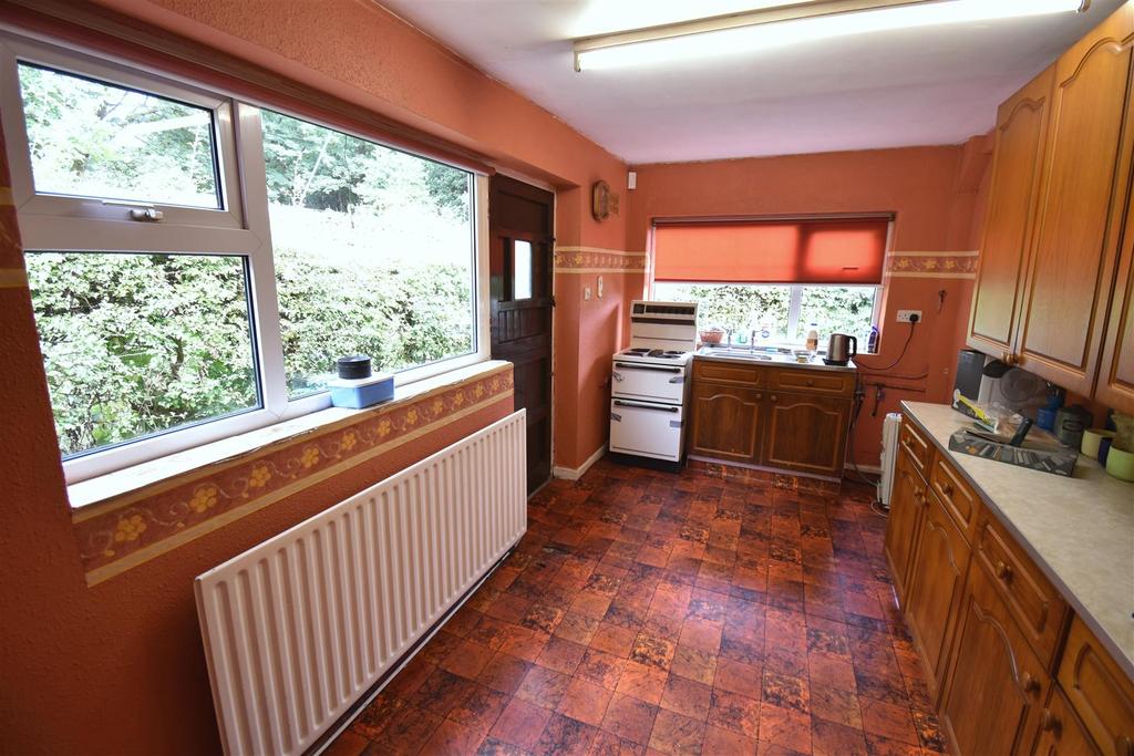 Wormhill, Buxton 2 bed cottage £365,000