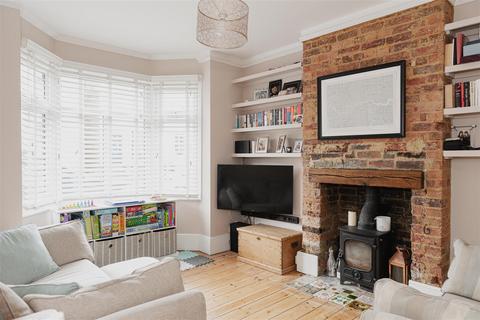 102a Lesbourne Road, Reigate, RH2 7JX
