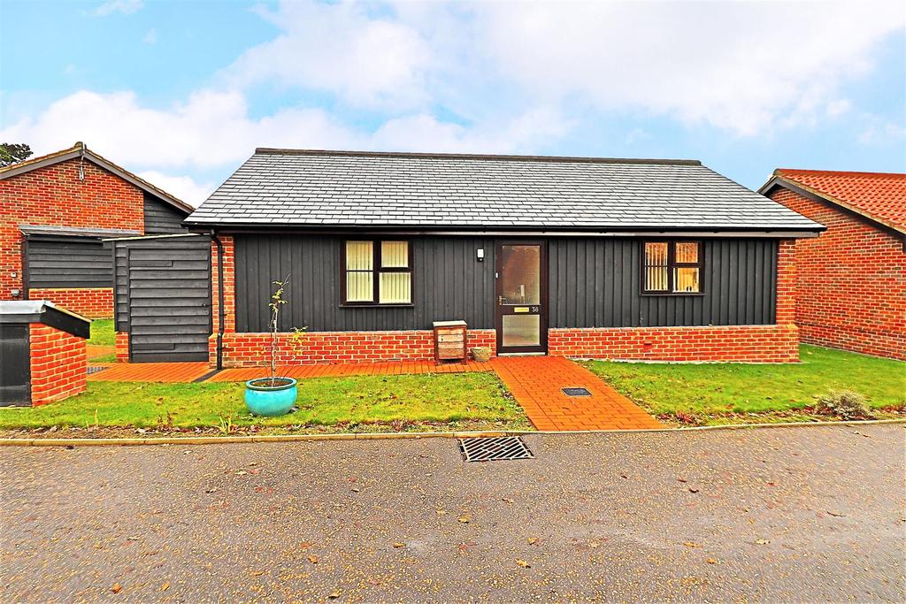 Carlton Hall Gardens, Chapel Road... 2 bed detached bungalow £270,000