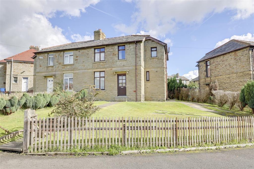 Crabtree Avenue, Waterfoot, Rossendale 3 bed semidetached house for
