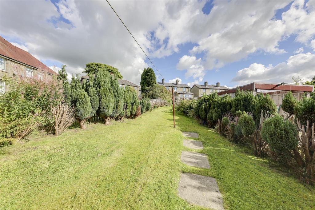 Crabtree Avenue, Waterfoot, Rossendale 3 bed semidetached house for sale £150,000