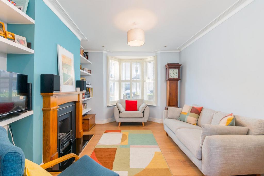 TEERTSYBUR38 - Living Room E.jpg