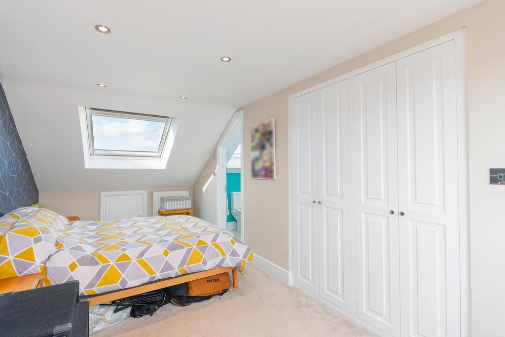 TEERTSYBUR38 - Bedroom H.jpg