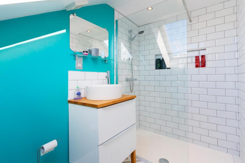 TEERTSYBUR38 - Ensuite A.jpg
