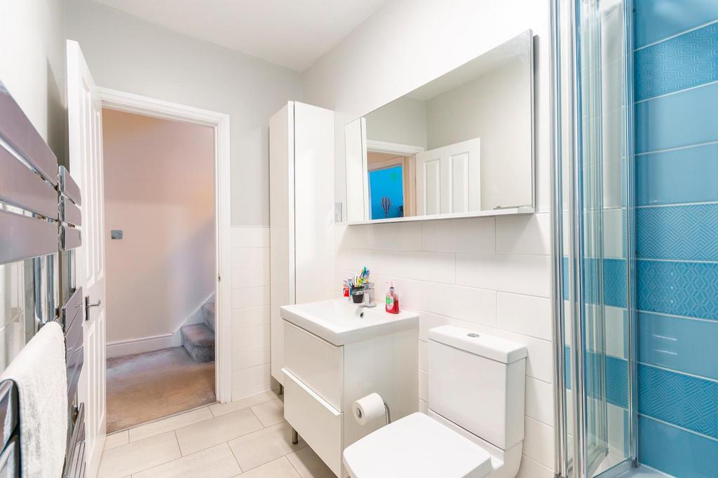 TEERTSYBUR38 - Bathroom C.jpg