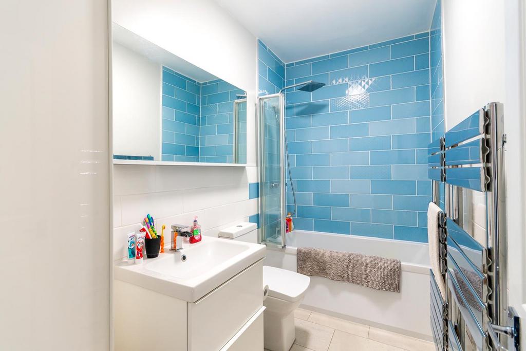 TEERTSYBUR38 - Bathroom B.jpg