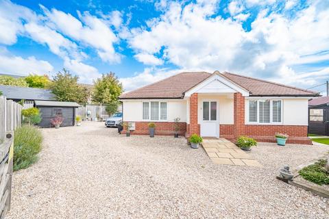 2 bedroom detached house for sale - Oxney Villas, Felsted, Dunmow