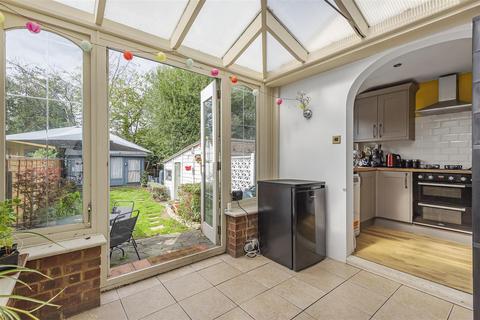 12 Cheyne Hill, Surbiton, KT5 8BN