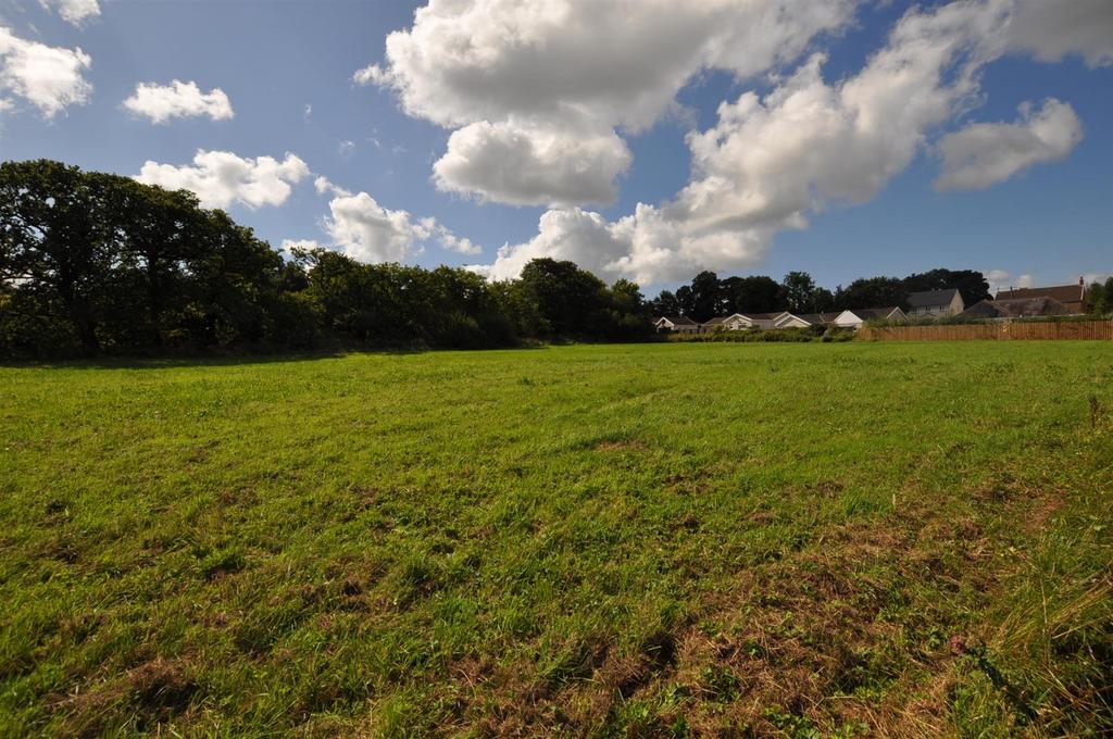 Llannon Road, Pontyberem, Llanelli Plot £700,000