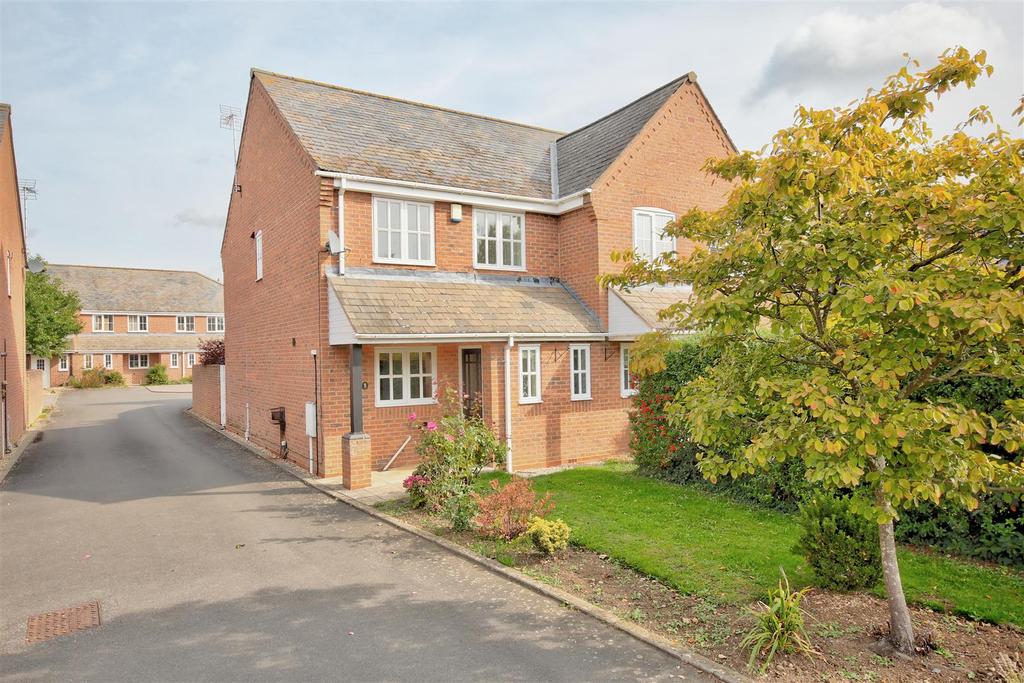Knighton Yard, North Kilworth, Lutterworth 3 bed detached house £240,000