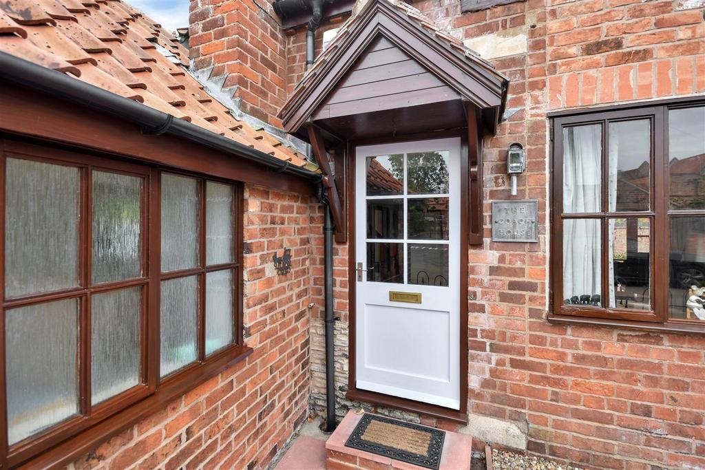 Dykes End, Collingham, Newark 3 bed character property £350,000