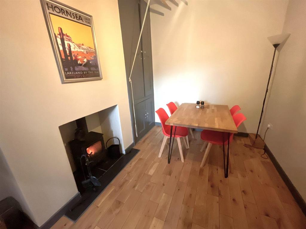 Snug/Dining room