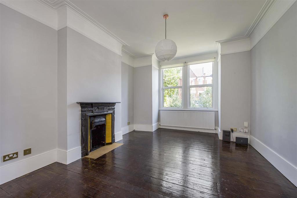 Grove Avenue, Twickenham 4 bed terraced house £3,600 pcm (£831 pw)