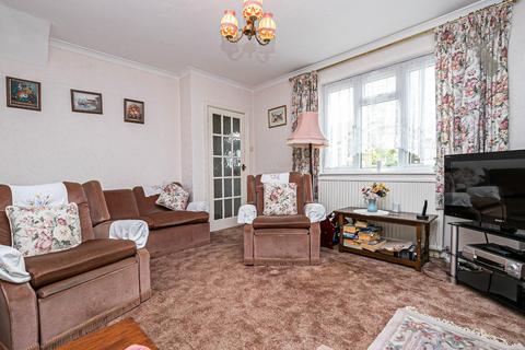 31 Buxton Road, Theydon Bois, Epping, CM16 7HD