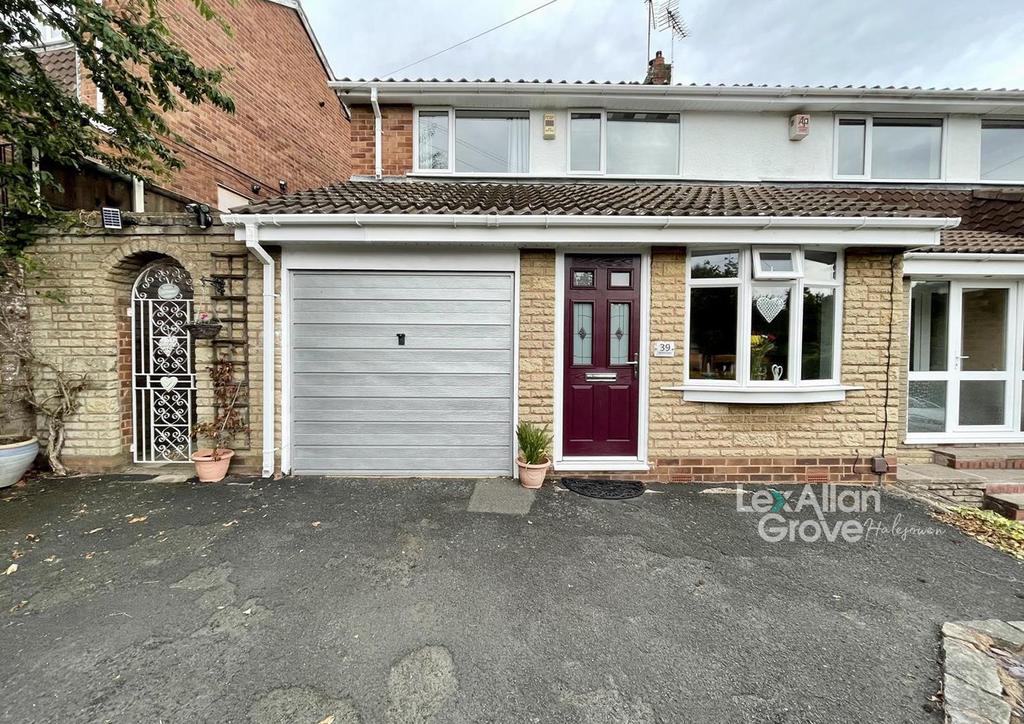 Shelton Lane, Halesowen 3 bed semidetached house £239,995