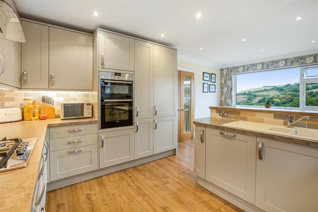 A02 - 19 Churchfields Dartmouth - 220913.jpg