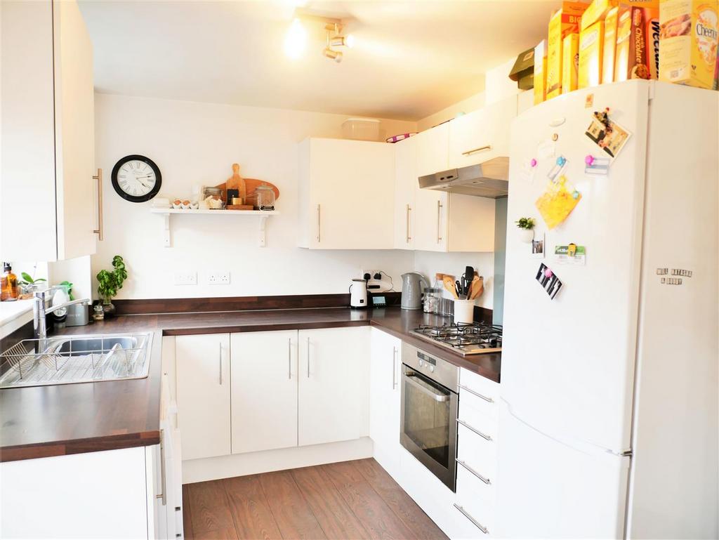 Rudman Park, Chippenham 3 bed terraced house £298,000