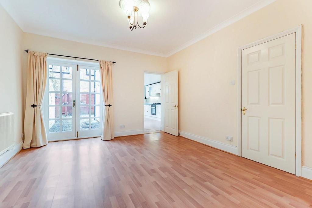 Living Room b.jpg