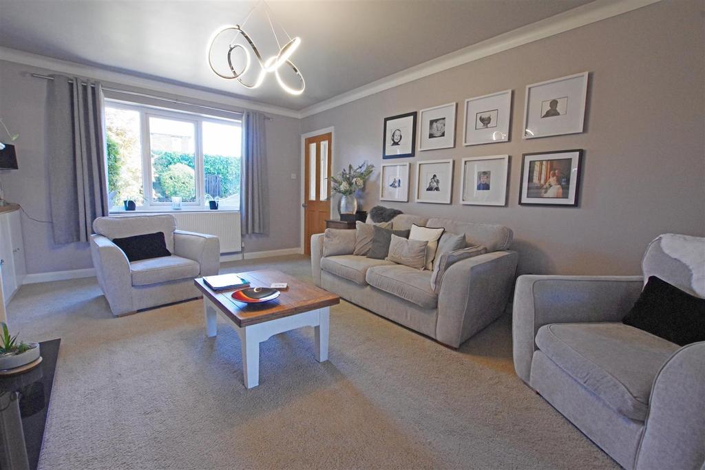 Hammerstones Road, Elland 3 bed semidetached house £385,000