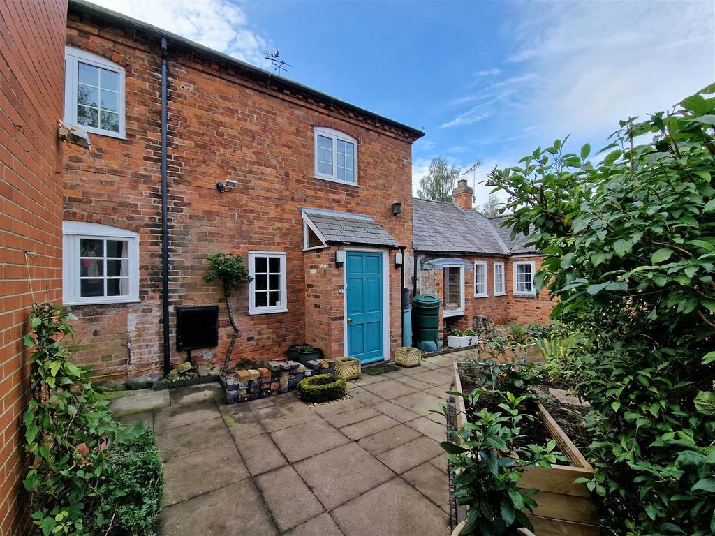 Sutton Lane, Etwall, Derby 2 bed semidetached house £325,000
