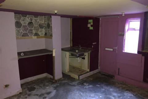 10 Ashton Mount, Leeds, LS8 5BT
