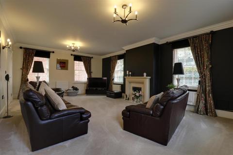 5 bedroom detached house for sale - The Gardens, Lawton Hall Drive, Church Lawton