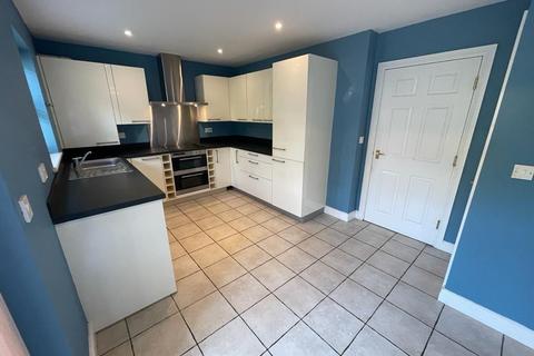 4 bedroom townhouse for sale - 24 Brook MeadowsWakefield RoadDenby Dale