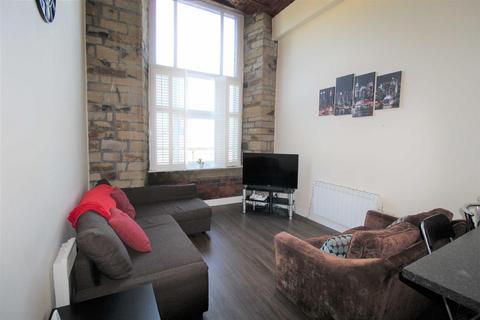 1 bedroom apartment for sale, Saville Court, Milnsbridge, Huddersfield