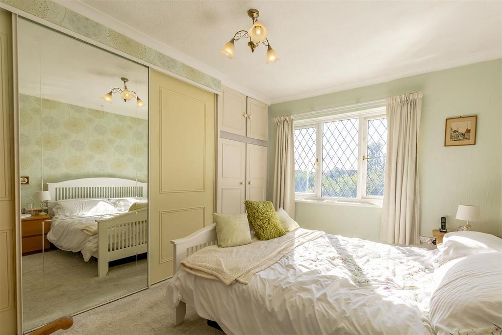 Bed 1 (2)-HDR copy.jpg