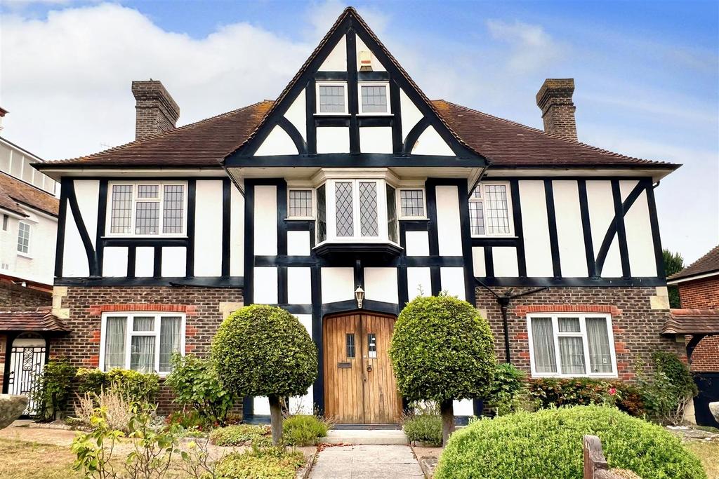 Dittons Road, Eastbourne 4 bed detached house £1,000,000