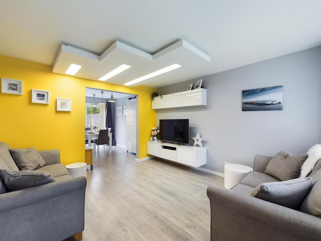 CAM00458 P1-PR0196-STILL06.jpg